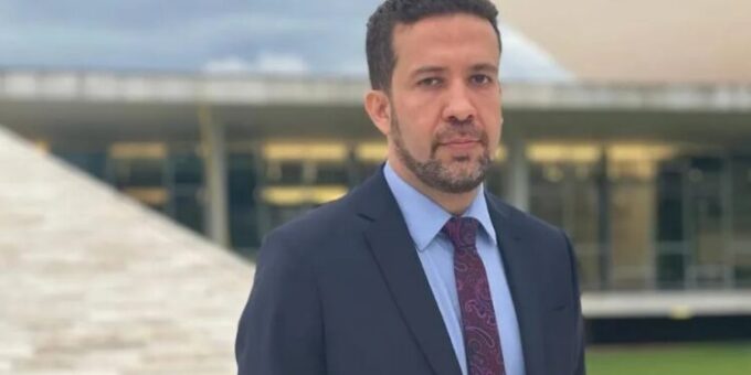 Deputado federal André Janones, expulso da OAB-MG após três infrações ético-disciplinares em 2026