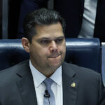 Ministro André Mendonça durante sessão no Supremo Tribunal Federal