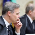 Ministro André Mendonça do STF durante sessão plenária