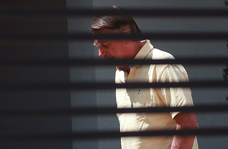 Montagem com fotos do ex-presidente Jair Bolsonaro e do ministro Alexandre de Moraes do STF