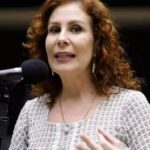 Carla Zambelli, ex-deputada federal, alvo de decisão de extradição pela Justiça italiana