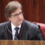 Montagem com a deputada Carol De Toni e o procurador-geral Paulo Gonet sobre o pedido de afastamento na PGR