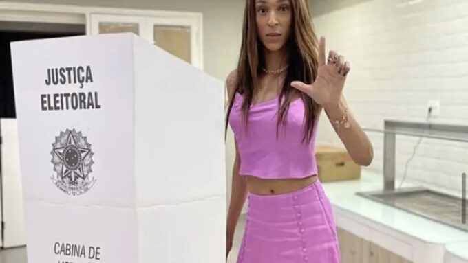 Deputada federal Erika Hilton (PSOL-SP) é processada por ONG feminista após ofensas em rede social