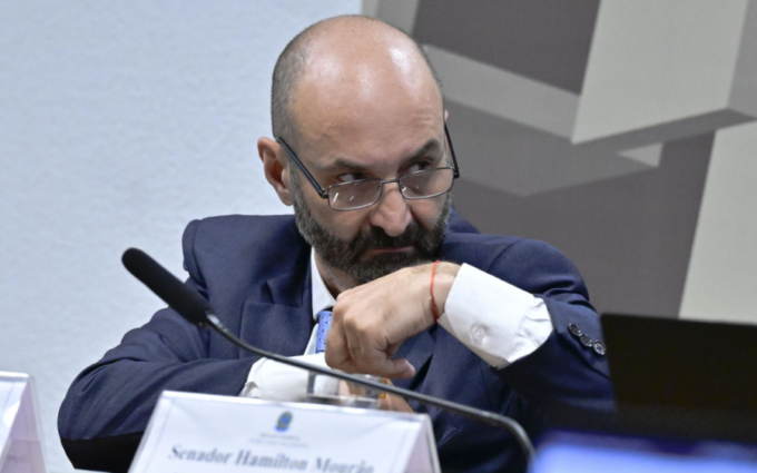 Sede do Banco Master com logo institucional durante investigação sobre PCC e delação premiada