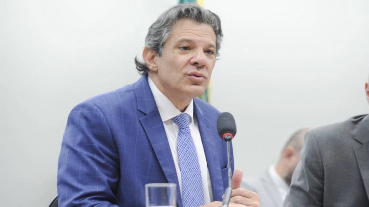 Fernando Haddad e Lula durante anúncio de pré-candidatura ao governo de São Paulo
