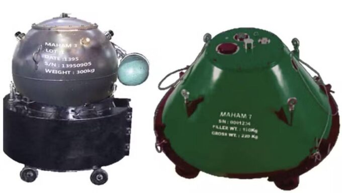 Navio petroleiro navegando no Estreito de Ormuz sob tensão geopolítica devido às minas navais do Irã.