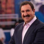 Apresentador Ratinho no palco de seu programa no SBT