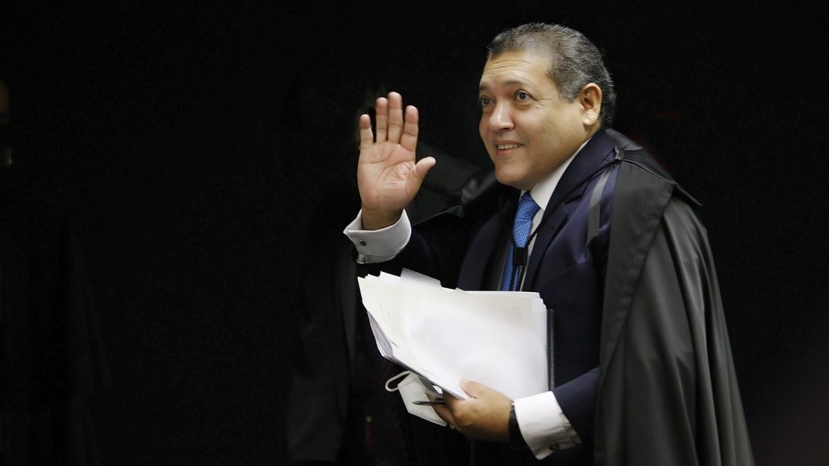 Ministros do STF André Mendonça, Luiz Fux e Nunes Marques, que votaram para manter Daniel Vorcaro preso.