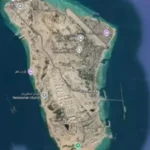 Presidente Donald Trump com expressão firme ao lado de imagem da ilha de Kharg no Irã