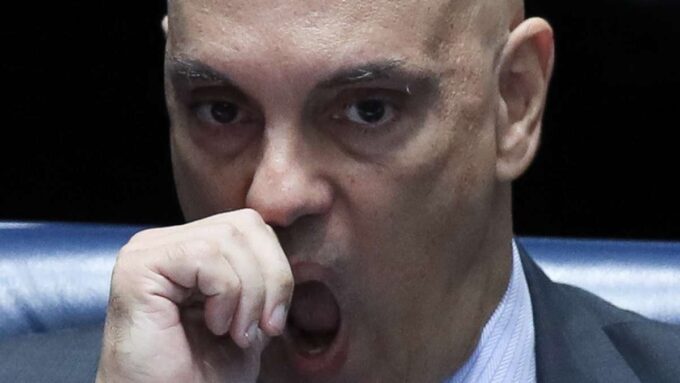 Ministro Alexandre de Moraes durante sessão no Supremo Tribunal Federal