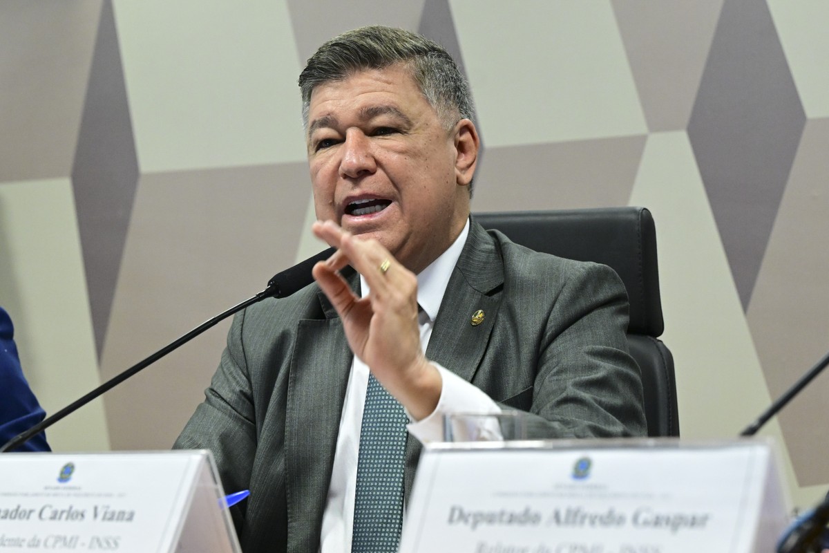Senador Carlos Viana anuncia entrega de relatório da CPMI do INSS ao ministro André Mendonça