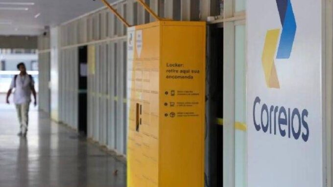 Fachada de agência dos Correios em imagem institucional