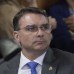 Senador Flávio Bolsonaro durante pronunciamento sobre o Pix e críticas do PT