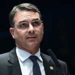 Flávio Bolsonaro em imagem ligada a campanha digital do PT