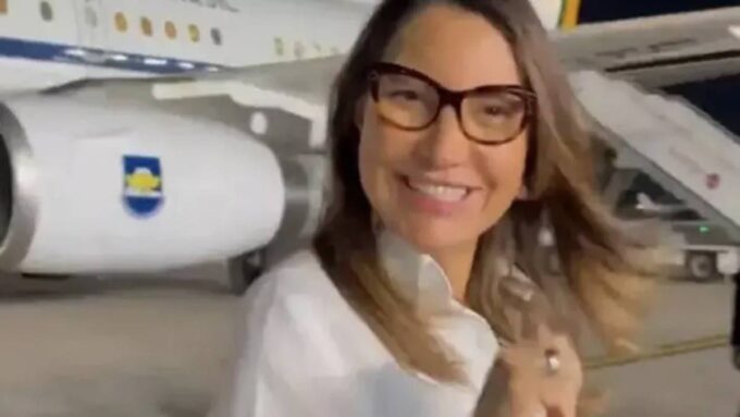 Janja, primeira-dama do Brasil, em viagem internacional durante o mandato de Lula