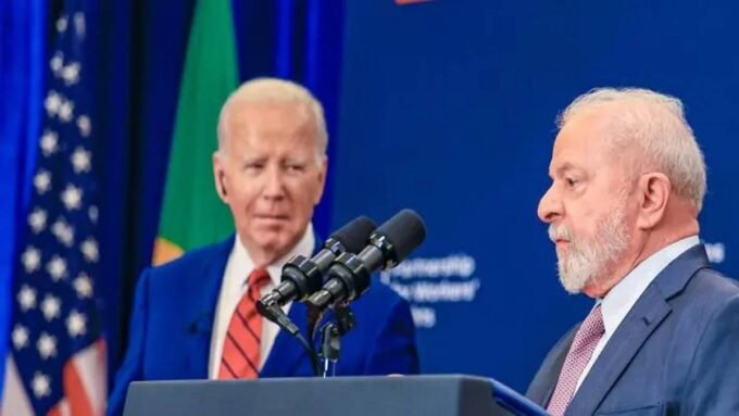 Presidente Lula discursa em evento oficial em meio a queda de popularidade e pressão inflacionária em 2026