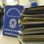 Mercado de trabalho no Brasil diante da alta do desemprego em 2026