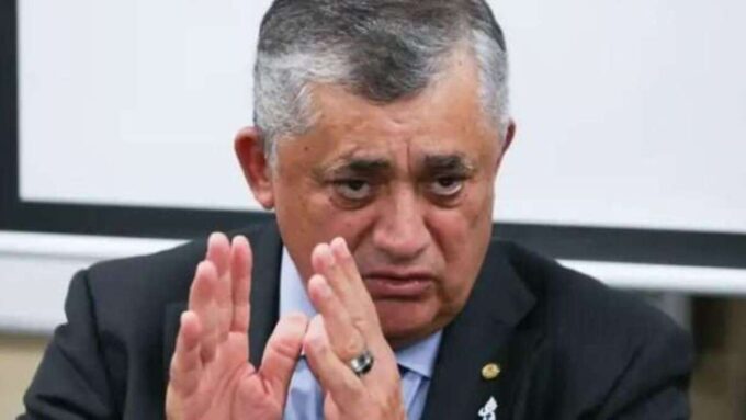 Ministro do governo Lula durante declaração sobre dívida pública