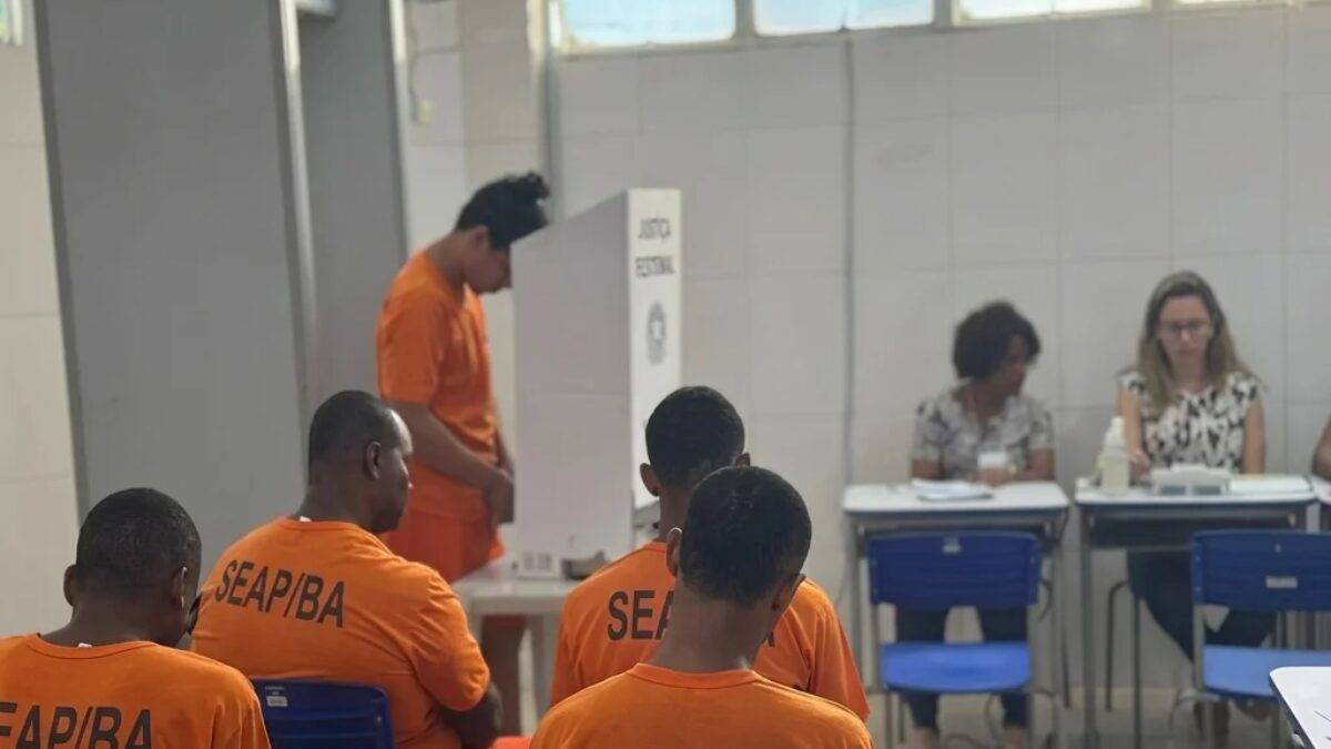 Fachada do Tribunal Superior Eleitoral em decisão sobre voto de presos provisórios