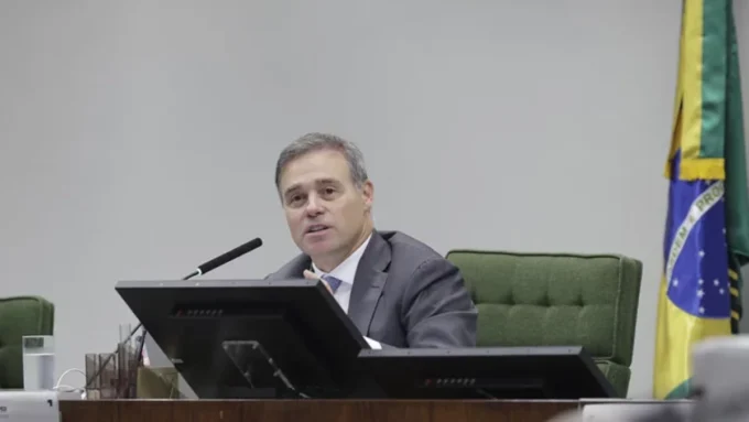 André Mendonça cobra explicações da PF sobre troca de delegado no caso do INSS