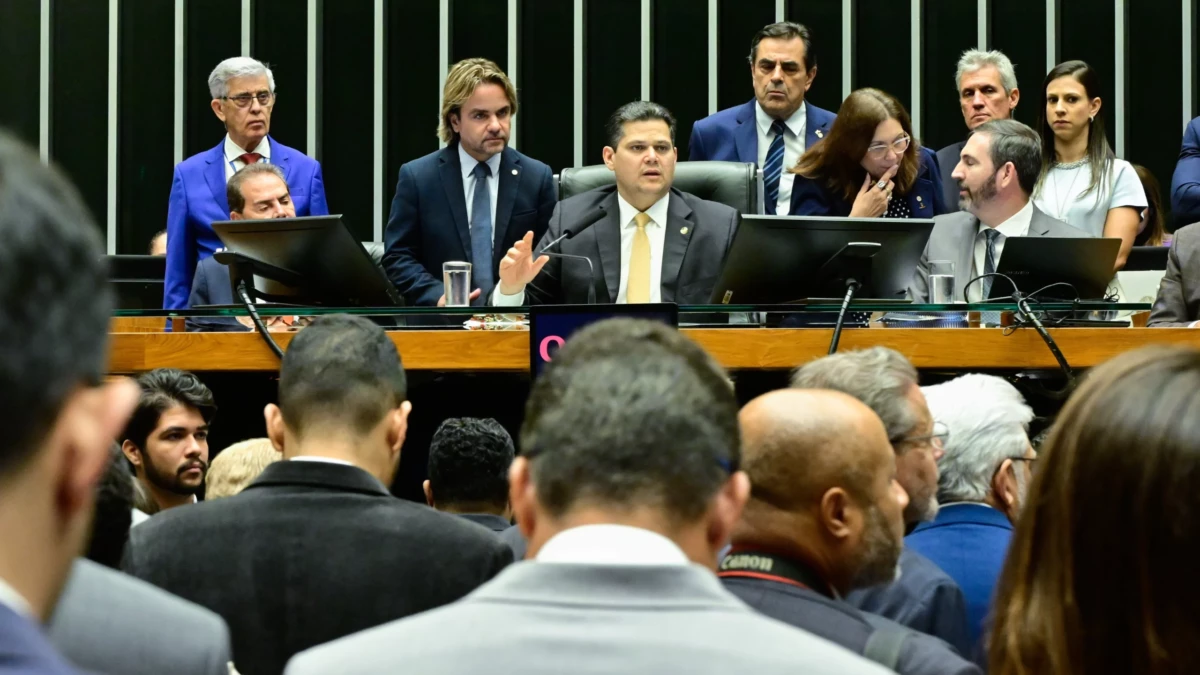 Bernardo Moreira Amado Barros, assessor exonerado após invasão em transmissão ao vivo