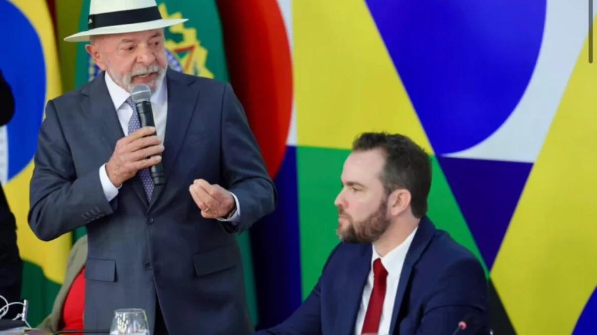 Dario Durigan fala sobre possível volta da taxa das blusinhas