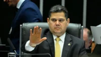 Davi Alcolumbre recebe proposta sobre novo modelo de indicação ao Supremo Tribunal Federal