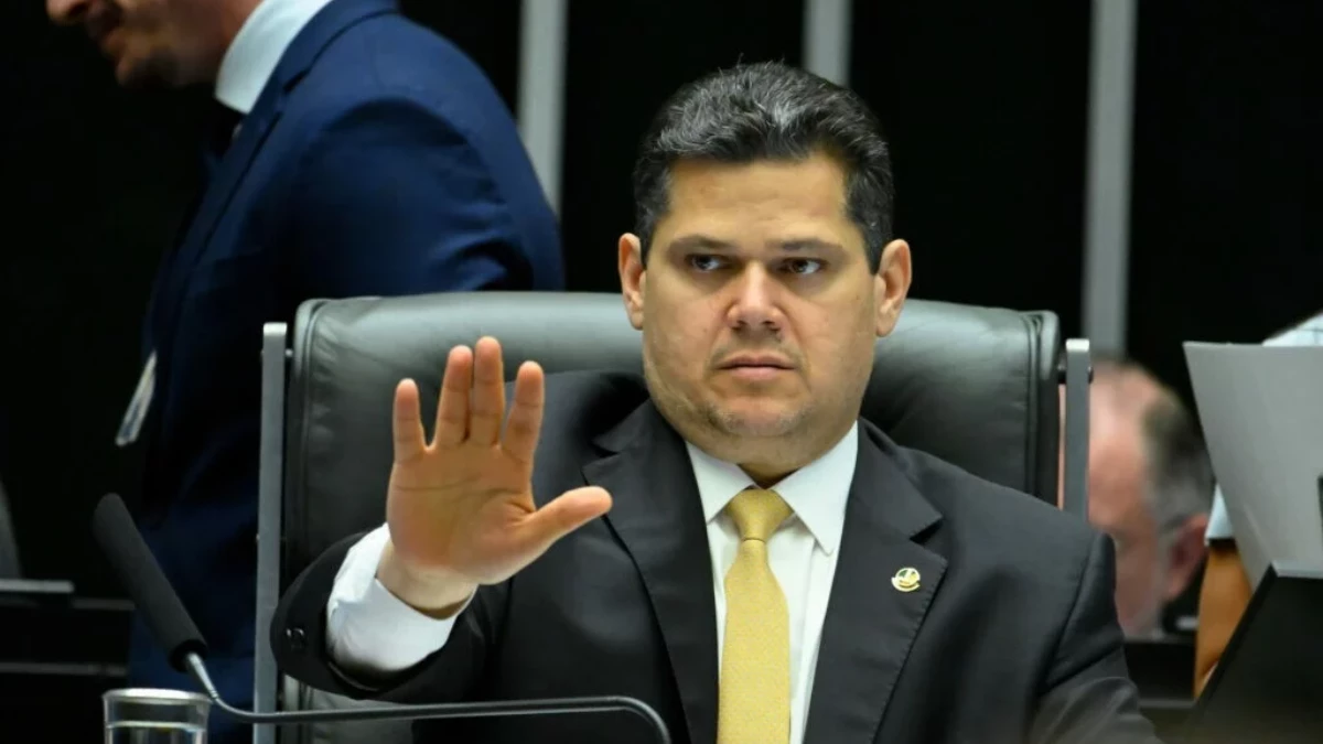 Davi Alcolumbre recebe proposta sobre novo modelo de indicação ao Supremo Tribunal Federal