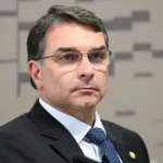 Flávio Bolsonaro durante atividade oficial no Senado