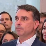 Flávio Bolsonaro fala sobre a CPI do Banco Master em coletiva