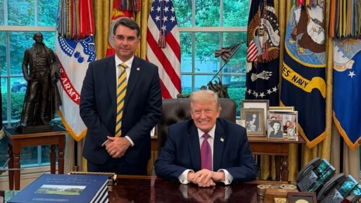 Senador Flávio Bolsonaro após reunião com Donald Trump na Casa Branca, onde pediu classificação do PCC como terrorista