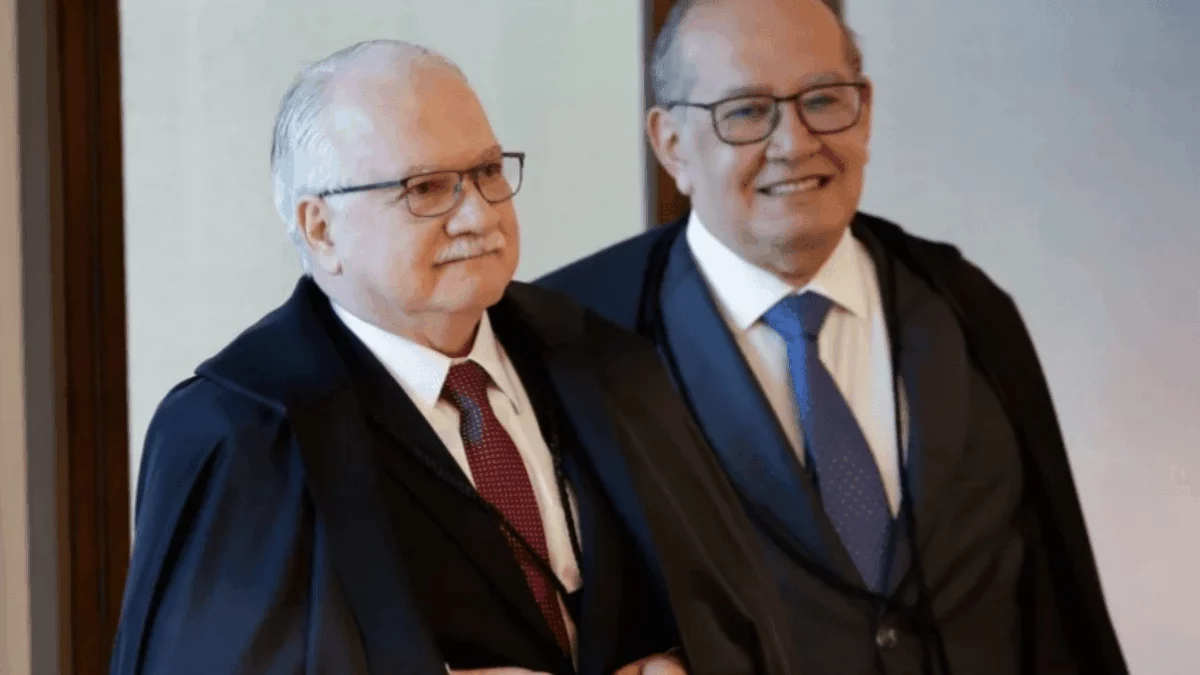Gilmar Mendes e Edson Fachin durante sessão do STF