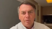 Jair Bolsonaro durante período de recuperação após cirurgia no ombro direito