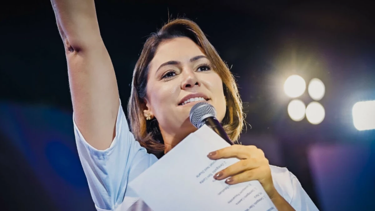 Michelle Bolsonaro em imagem de arquivo após negar suposto racha com Flávio Bolsonaro