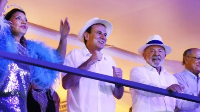 Presidente Lula e Janja no camarote oficial da Marquês de Sapucaí durante o Carnaval do Rio de Janeiro