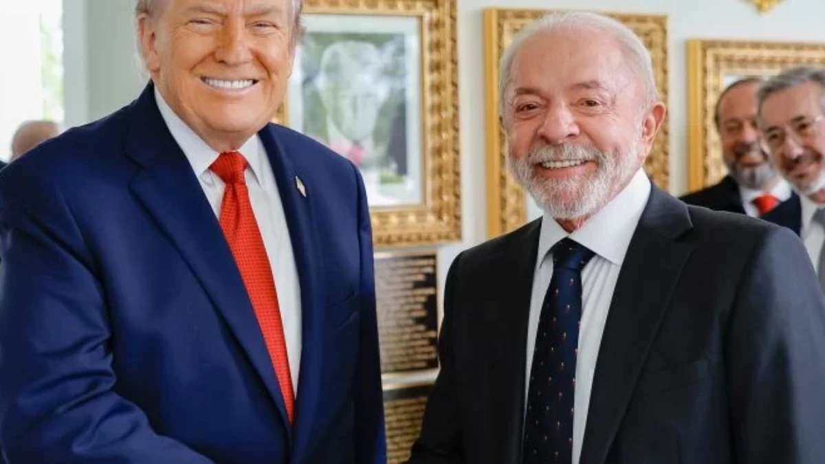 Presidente Lula e Donald Trump na Casa Branca durante encontro que precedeu investigação comercial dos EUA contra o Brasil
