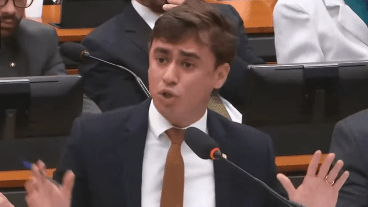 Nikolas Ferreira durante sessão da CCJ sobre maioridade penal na Câmara